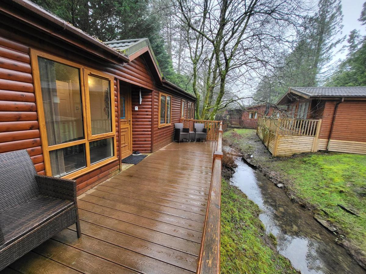 Cheerful 3 Bedroom Lodge At White Cross Bay Windermere Exterior photo
