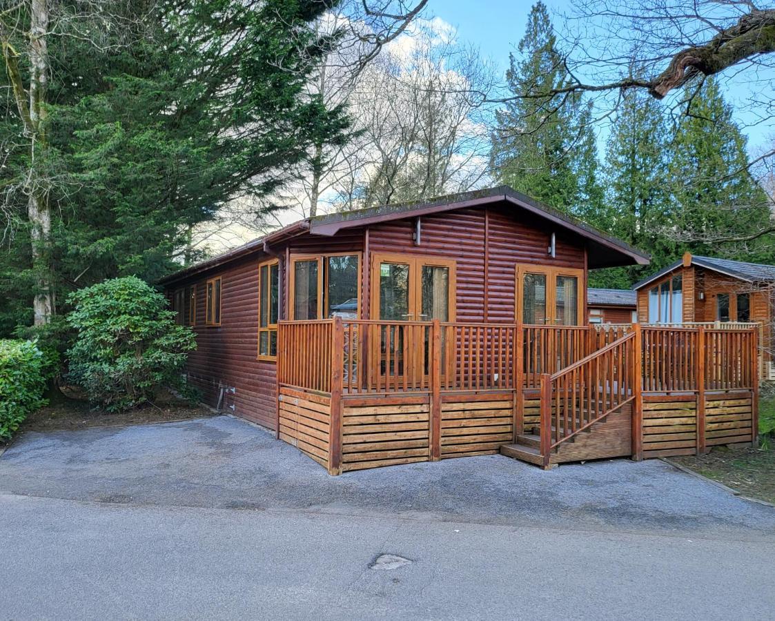 Cheerful 3 Bedroom Lodge At White Cross Bay Windermere Exterior photo